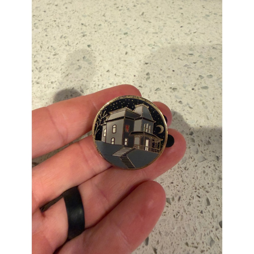 Psycho Bates Motel House Enamel Pin Alfred Hitchcock Horror Movie